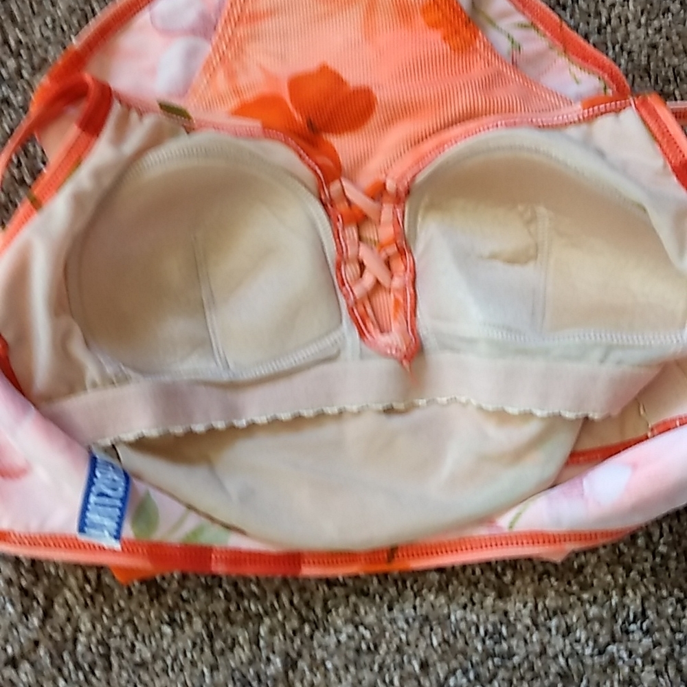 Swimsuit - Picture 4 of 6